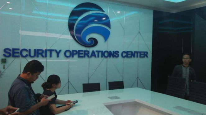 Ruang Pengambil Keputusan di Security Operations Center Kominfo.