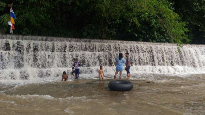 Air Terjun Tangga Manik