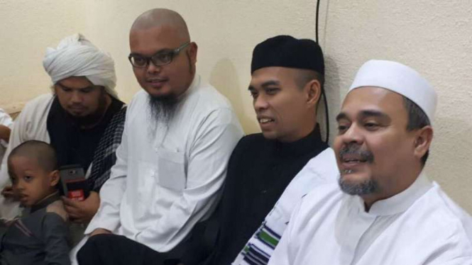 Ustaz Abdul Somad bertemu imam besar Front Pembela Islam, Rizieq Shihab, di Mekkah, Arab Saudi, Sabtu siang, 30 Desember 2017.