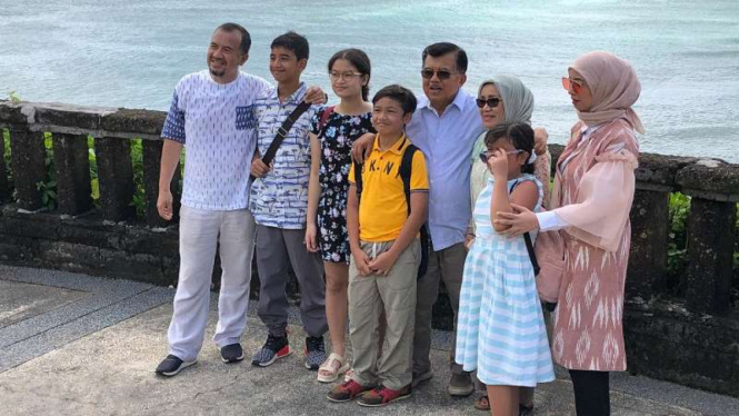 Wapres Jusuf Kalla saat menghabiskan liburan akhir tahun di Bali.