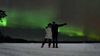 FOTO: Liburan, Natasha Rizki dan Desta Berburu Aurora
