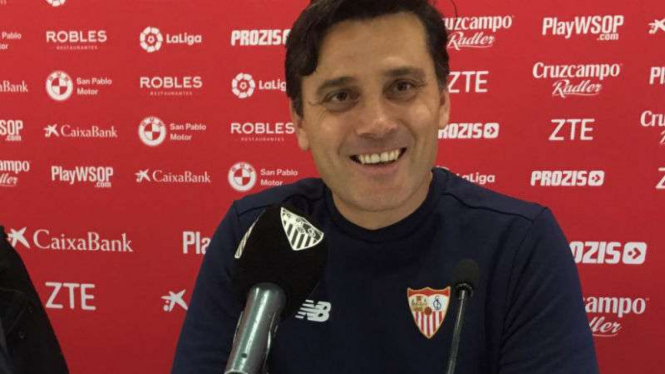 Pelatih Sevilla, Vincenzo Montella.