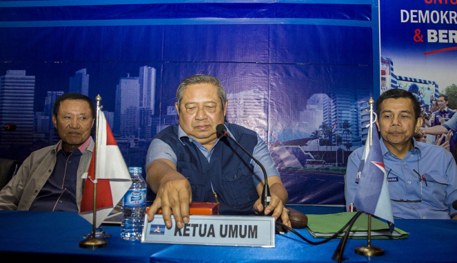 SBY PIMPIN RAPAT DARURAT DEMOKRAT