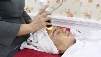 Kulit Wajah Kinclong dengan Perawatan Batu Apung Modern