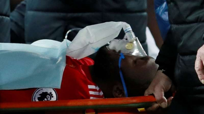 Penyerang Manchester United, Romelu Lukaku, mengalami cedera