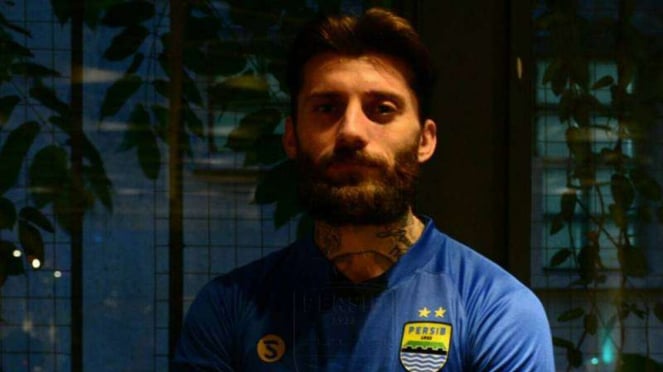 Bek anyar Persib Bandung, Bojan Malisic