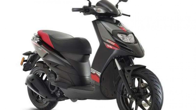 Aprilia SR125.