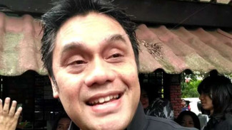 Sejumlah Musisi Melayat ke Rumah Duka Yon Koeswoyo