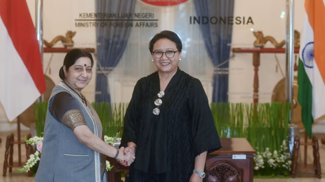Menteri Luar Negeri RI, Retno Marsudi, menerima kunjungan Menlu India, Sushma Swaraj, di Jakarta, Jumat 5 Januari 2018.