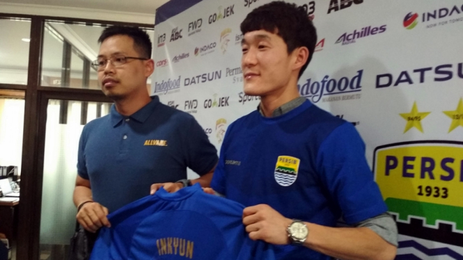 Oh In-kyun diperkenalkan sebagai pemain anyar Persib Bandung