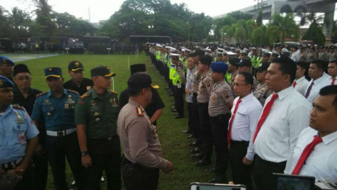 Gelar pasukan Operasi Mantap Praja Musi 2018 untuk pengamanan Pilkada Sumsel.