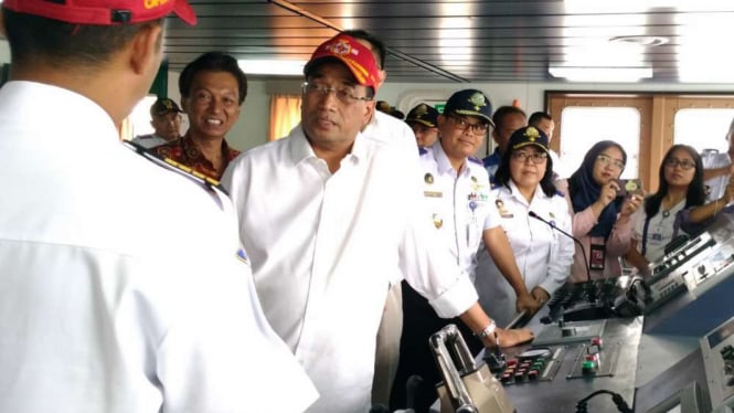 Menteri Perhubungan Budi Karya di Kapal Latih STIP Jakarta.