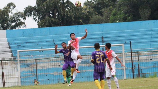 Pertandingan uji coba PS TNI vs UiTM FC