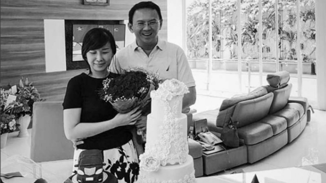  Ahok-Basuki Tjahaja Purnama saat merayakan ulang tahun istrinya Veronica Tan beberapa waktu lalu.