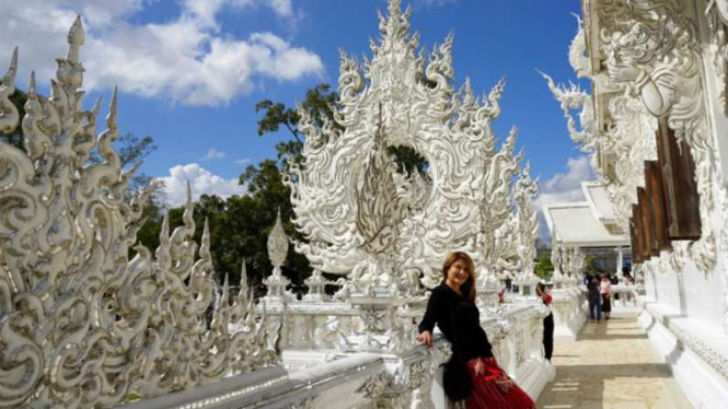 Tamara Bleszynski liburan di Thailand