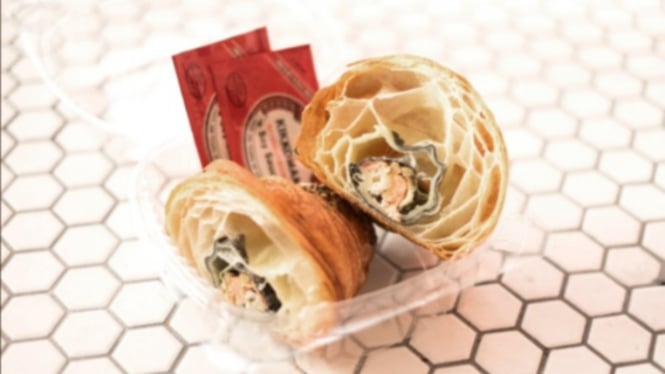 Crossushi (Croissant dan Sushi jadi satu)