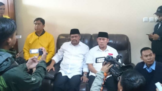 Iman Alirahman (Tengah) dan Dedi Hasan BAchtiar (kanan).