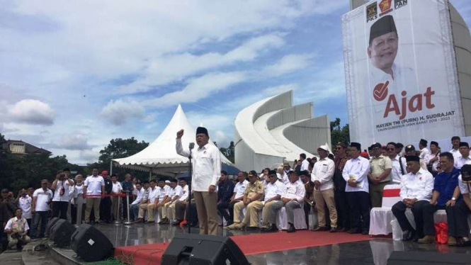 Cagub Jawa Barat dari Partai Gerindra, Sudrajat saat berorasi