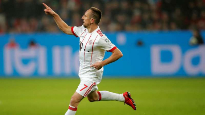 Winger Bayern Munich, Franck Ribery rayakan gol.