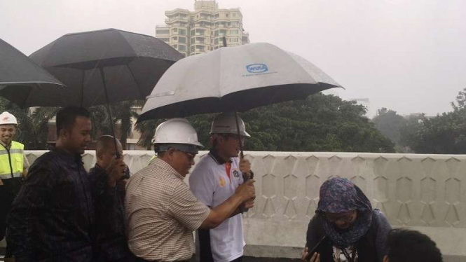 Wakil Gubernur Sandiaga Uno meninjau persiapan flyover Pancoran 