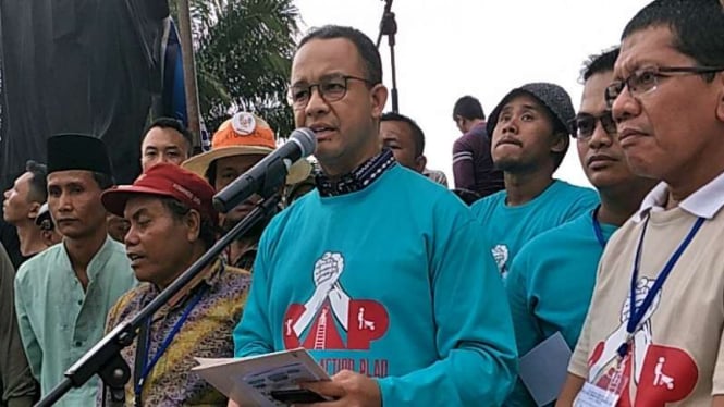 Gubernur DKI Jakarta Anies Baswedan di Waduk Pluit, Jakarta Utara