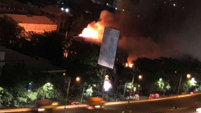 Kantor PLN Jakarta Utara terbakar
