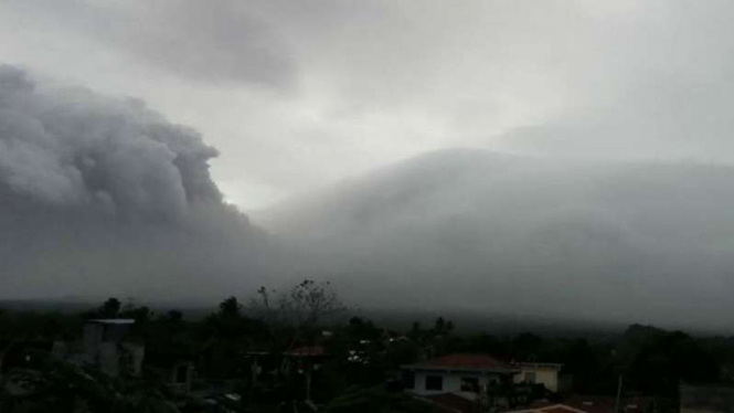 Erupsi Gunung Mayon di Filipina