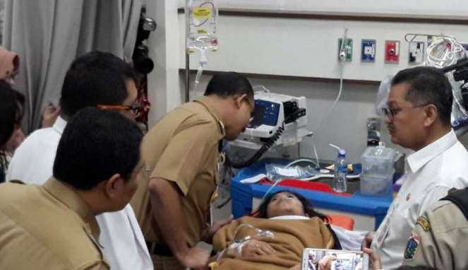 Gubernur DKI Jakarta Anies Rasyid Baswedan membesuk korban balkon BEI Jakarta