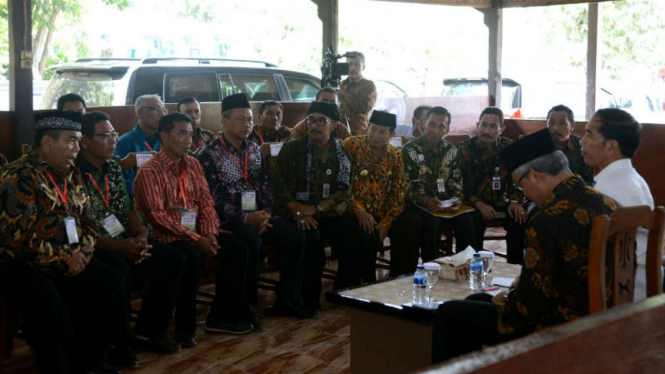 Presiden Jokowi bersama nelayan