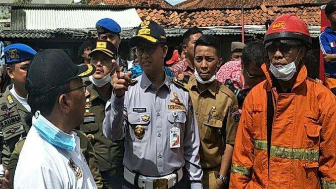 Gubernur DKI Jakarta Anies Baswedan meninjau kebakaran Museum Bahari