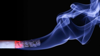 Buka Puasa dengan Rokok? Ini Bahayanya