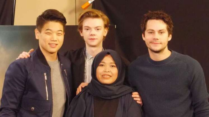 Aktor Maze Runner bersama reporter VIVA, Zahrotustianah