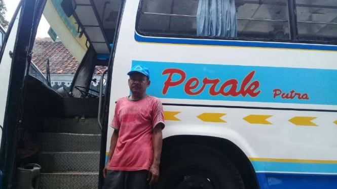 Nur Arif, sopir Bus Perak di Kota Semarang, Jawa Tengah.