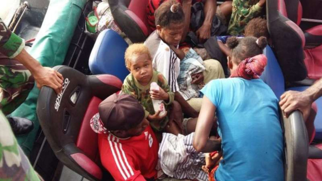 Anak-anak yang terkena campak dan gizi buruk di Kabupaten Asmat