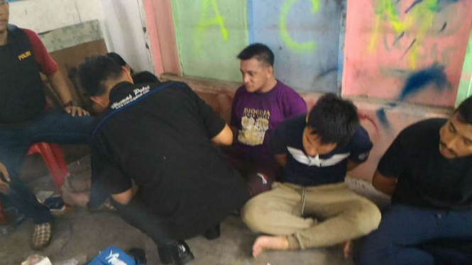 Polisi mengamankan 6 orang dalam penggerebekan Kampung Ambon, Jakarta Barat
