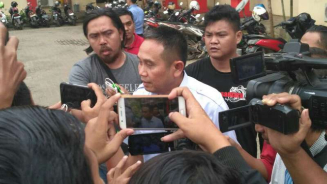Ucok Hidayat, mantan Sekretaris Daerah Palembang, usai menjalani pemeriksaan di Markas Polresta Palembang pada Rabu, 24 Januari 2018.