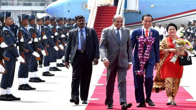 Presiden Joko Widodo dan Ibu Iriana saat berkunjung di Sri Lanka.
