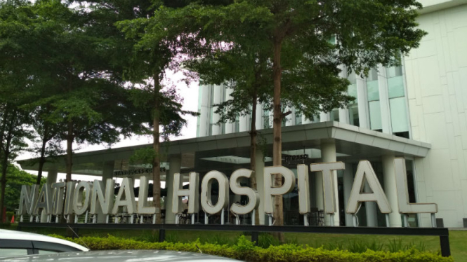 Rumah Sakit National Hospital Surabaya.