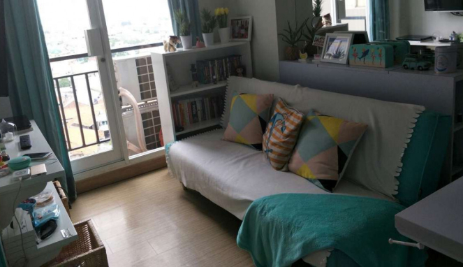 Apartment cozy milik beauty vlogger Rachel Goddard