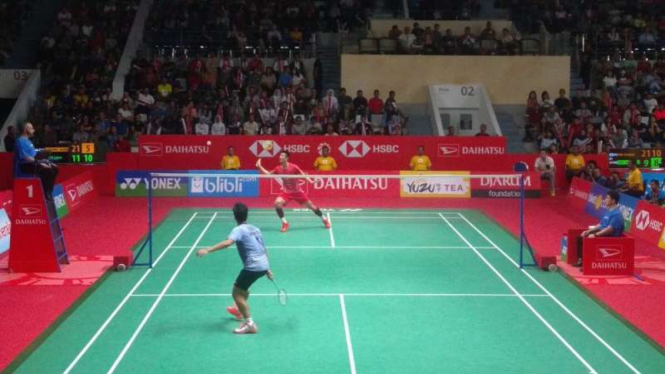 Anthony Sinisuka Ginting melawan Chen Long di Daihatsu Indonesia Masters 2018