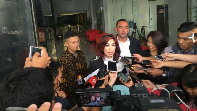 Dokter kecantikan, dr Sonia Wibisono, setelah diperiksa KPK sebagai saksi untuk tersangka Bupati Kutai Kartanegara Rita Widyasari pada Jumat, 26 Januari 2018.