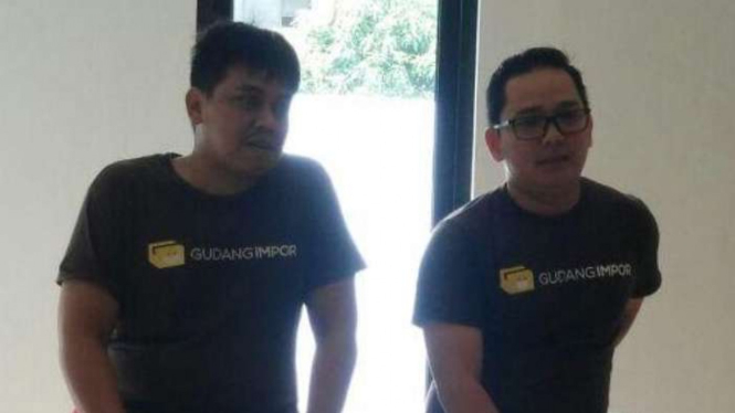 CEO GudangImpor Yuwono Wicaksono (kanan).