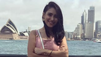 Foto Pakai Mukena, Ayu Ting Ting Dibilang Pencitraan
