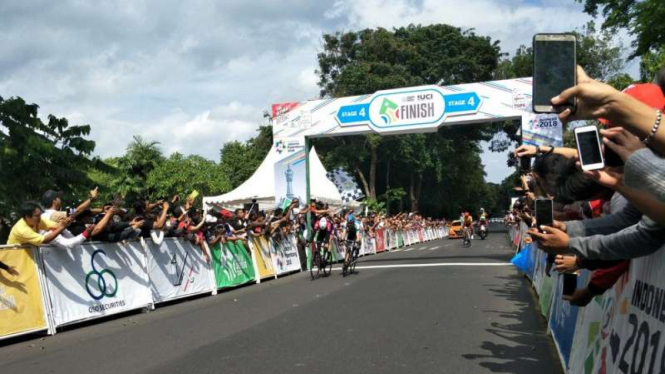 Garis Finish Etape 4 Tour de Indonesia 2018