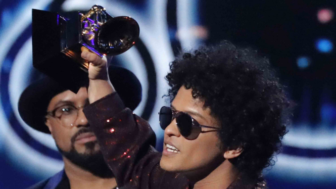 Penyanyi Bruno Mars Sabet Empat Piala Grammy Award 2018