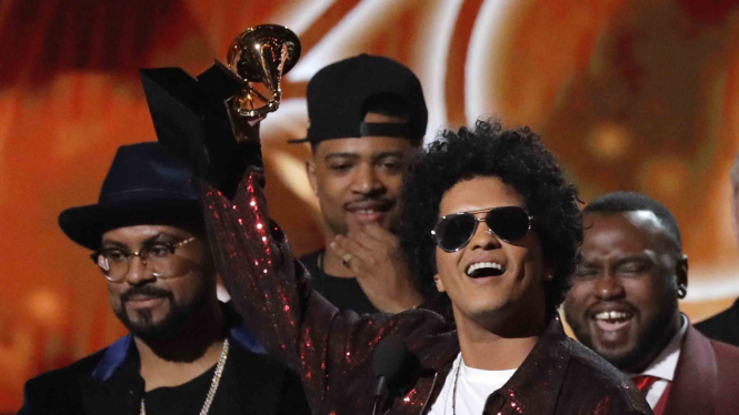 Penyanyi Bruno Mars Sabet Empat Piala Grammy Award 2018