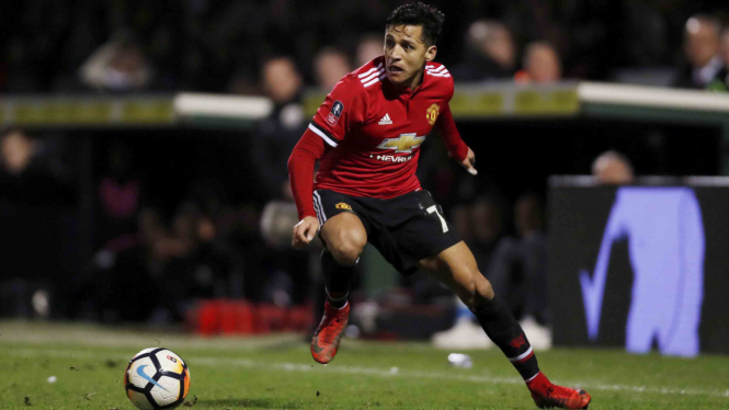 Alexis Sanchez cetak gol perdana bagi Manchester United.