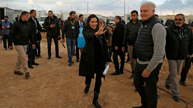 Angelina Jolie Kunjungi Kamp Pengungsi Suriah di Jordania