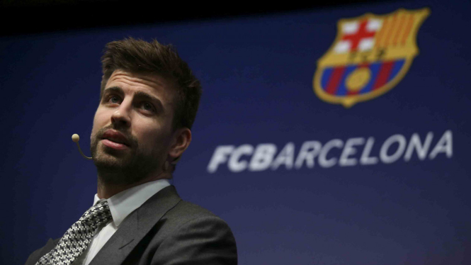Prosesi Penandatanganan Kontrak Baru Gerard Pique untuk Barcelona