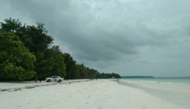 Pantai Pasir Panjang Ngurbload Tual Maluku Tenggara